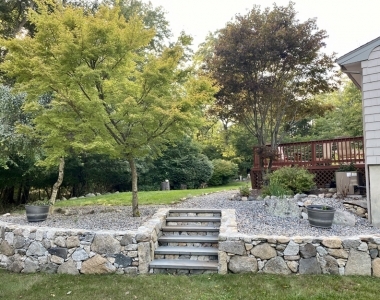 stone-steps-in-retaining-wall